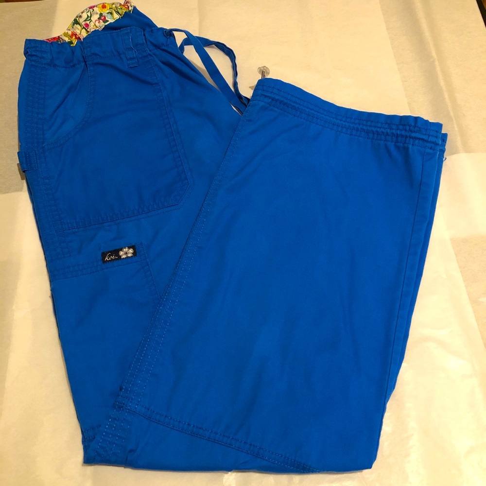 koi Scrub Lindsey Cargo pants Royal Blue Size Med